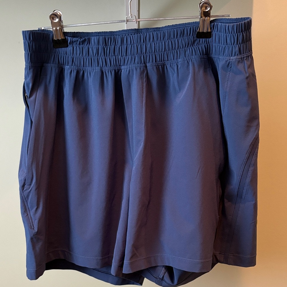 lululemon athletica Men's Blue Twill Pace Breaker Linerless 5” Small Shorts